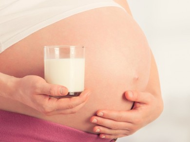 Top 10 thực phẩm phụ nữ mang thai nên tạm biệt trong 3 tháng đầu