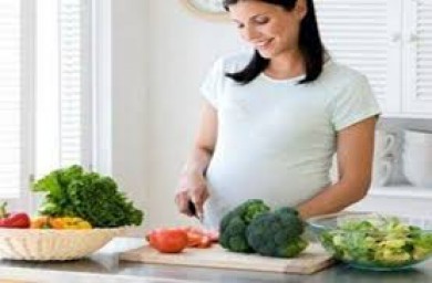Mới có thai không nên ăn gì?